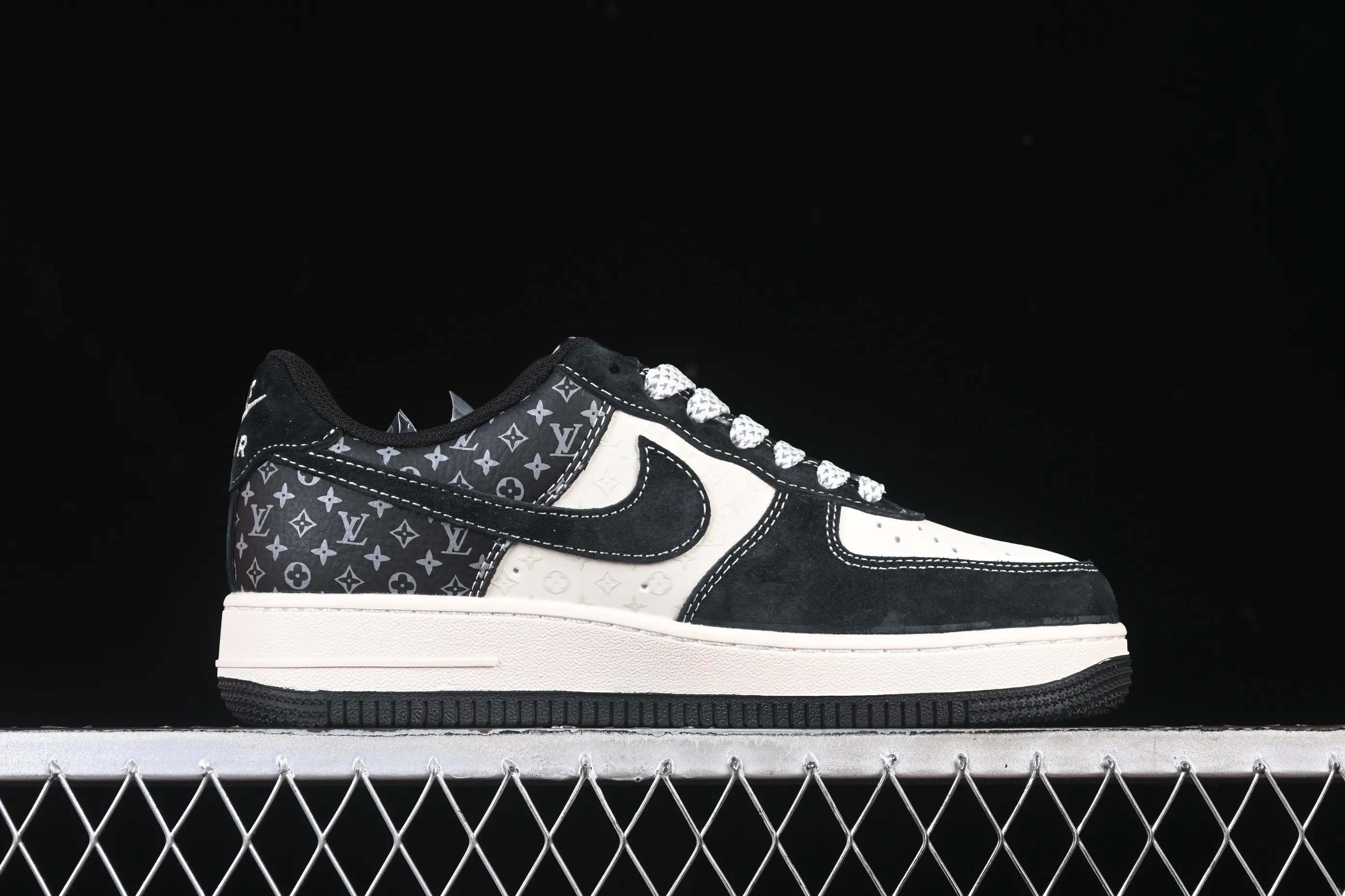 All categories Nk Air Force 1 Air Force series Nk Air Force 1 Low Air Force low-top Nike Air Force 1'07 Low LV co-branded woven logo printing Air Force 1 low-top casual sneakers CX5050-Y10